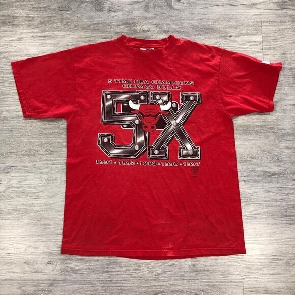 VTG Logo Athletic 1997 Sz Large Chicago Bulls 5 Time NBA Champions Rings T Shirt - Picture 1 of 12
